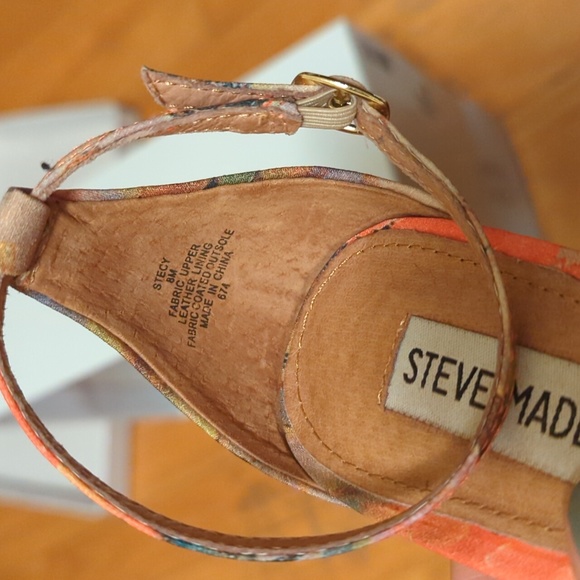 SOLD 👠 Steve Madden floral strappy heels - Picture 8 of 8